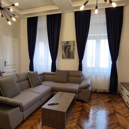 Zen Apartments Орадя Экстерьер фото