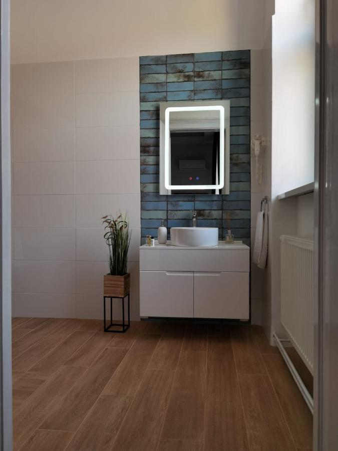 Zen Apartments Орадя Экстерьер фото
